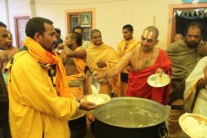 Free Food Annadhanam Serve Hungry HH Chinna Jeeyar Swamiji Badri