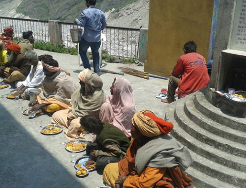 Free Food to Sadhus, Children and Travellers in Pandukeshwar