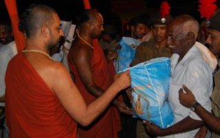 HH Chinna Jeeyar Swamiji Distributing Kaveri Seeds To Flood Affect Area Farmers