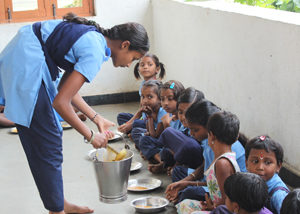 Jeeyar Gurukulam Annadhanam Food Distribution