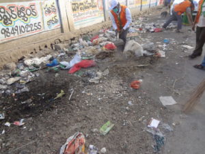 Yuva Vikas Swach Bharath Cleaning Roads