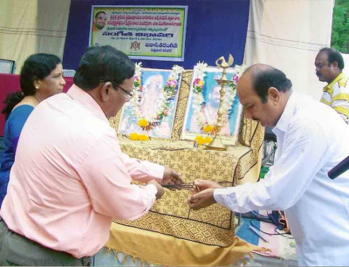 Sri Swamiji blesses the prisoners of Warangal Jail
