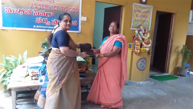 Saree Distribution in Rajamahendri