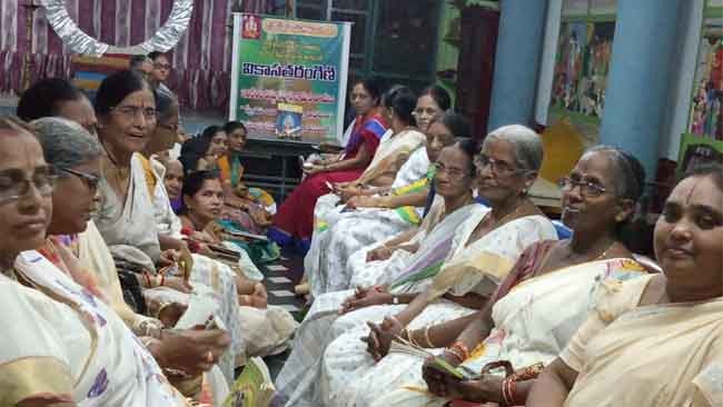 Pedda Jeeyar Swamiji Thirunakshatram was celebrated old age home