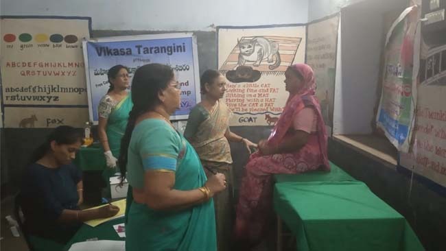 Mahilaarogya Vikas conducted Medical Camp at  Madugula village