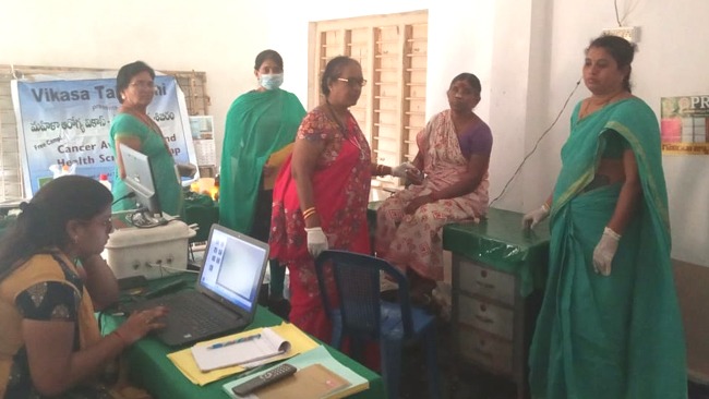 Mahilaarogya Vikas conducted Medical Camp at Jakkuva village