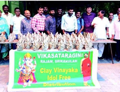 Rajam Nagar Panchayat Commissioner Distributes Free Clay Ganesha Idols