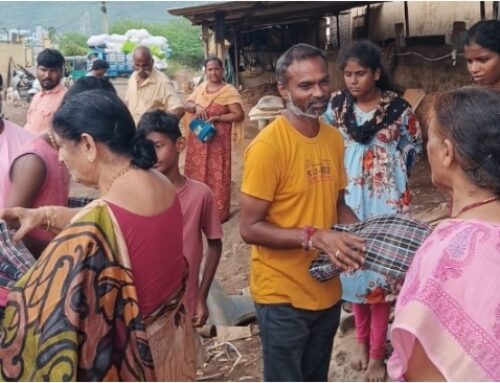 Vijayawada Vikasa Tarangini  distributed Clothes