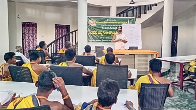 Spiritual Guidance for Tribal Archakas by HH Chinna Jeeyar Swamiji…. Spiritual Guidance for Tribal Archakas by HH Chinna Jeeyar Swamiji....