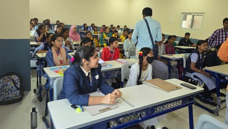 Students in Prajna Program Childhood Values