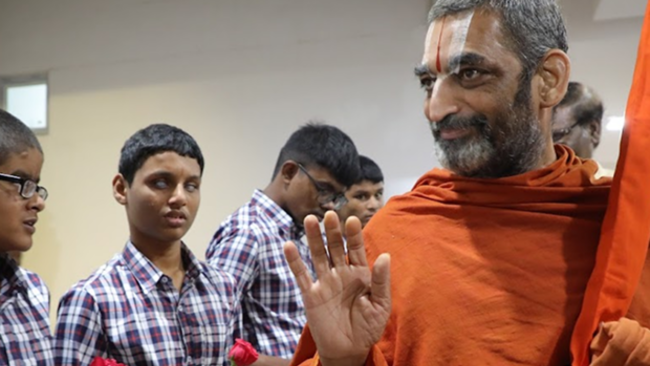 Netra Vidyalaya bliend childrens with swamiji